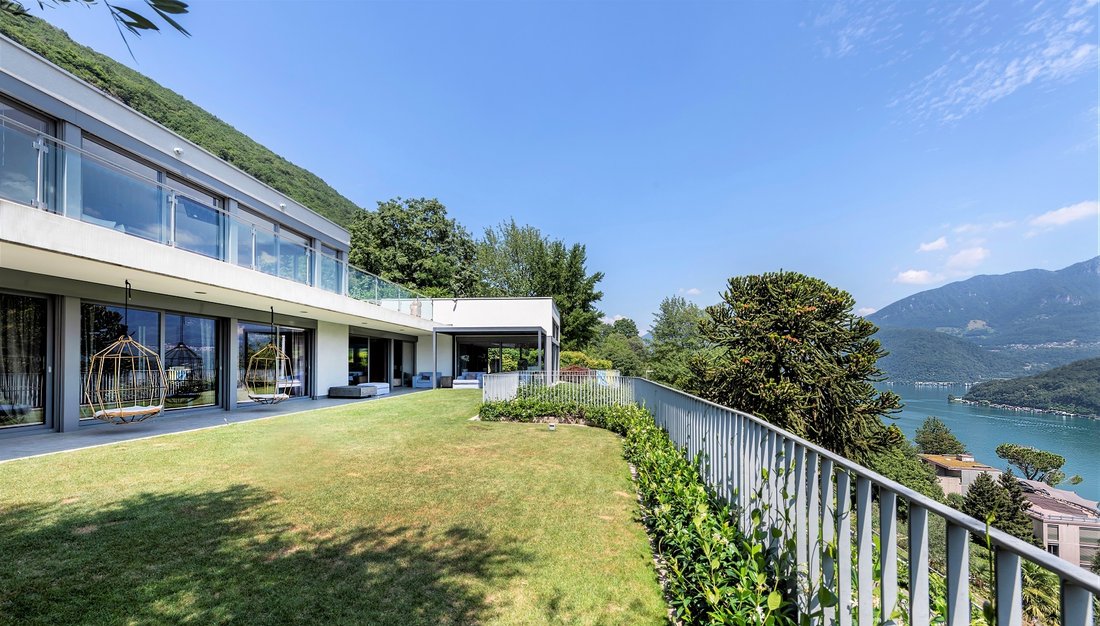 Prestigious Modern Villa With Breathtaking In Vico Morcote, Ticino