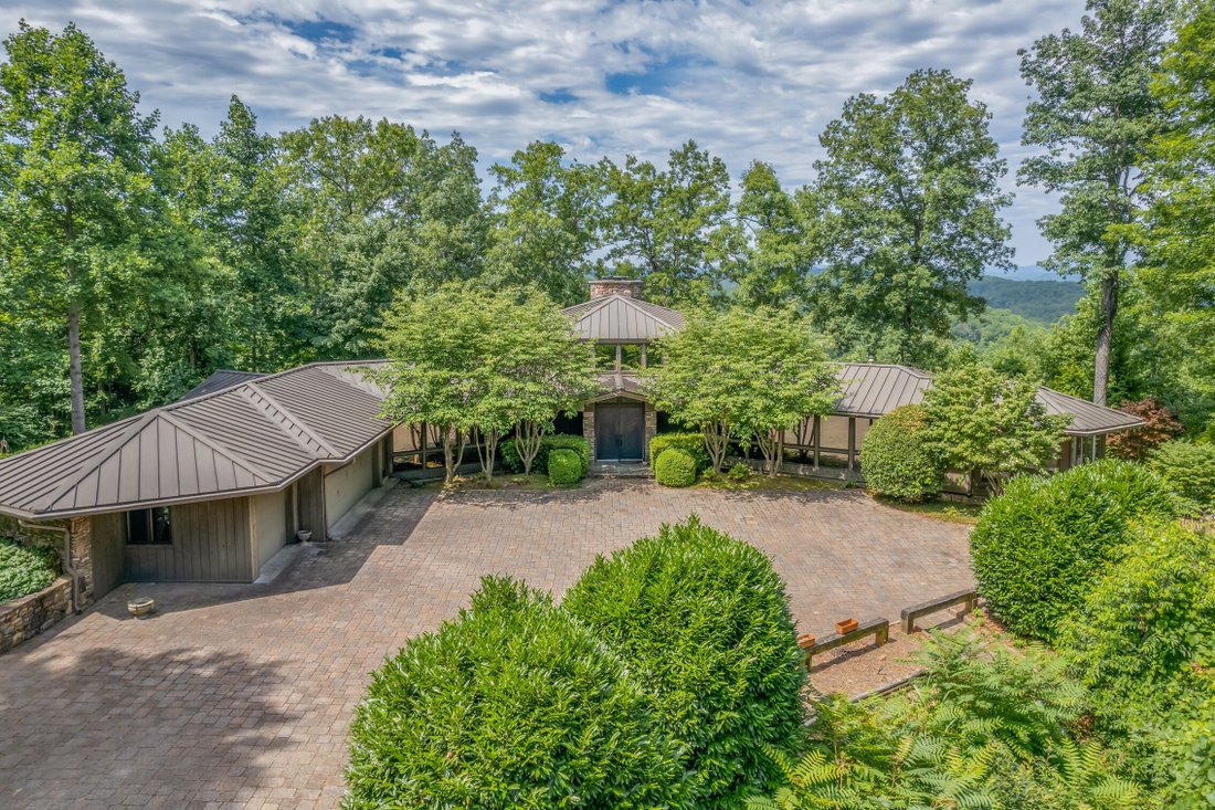 579 Windsong Lane In Saluda, North Carolina, United States For Sale