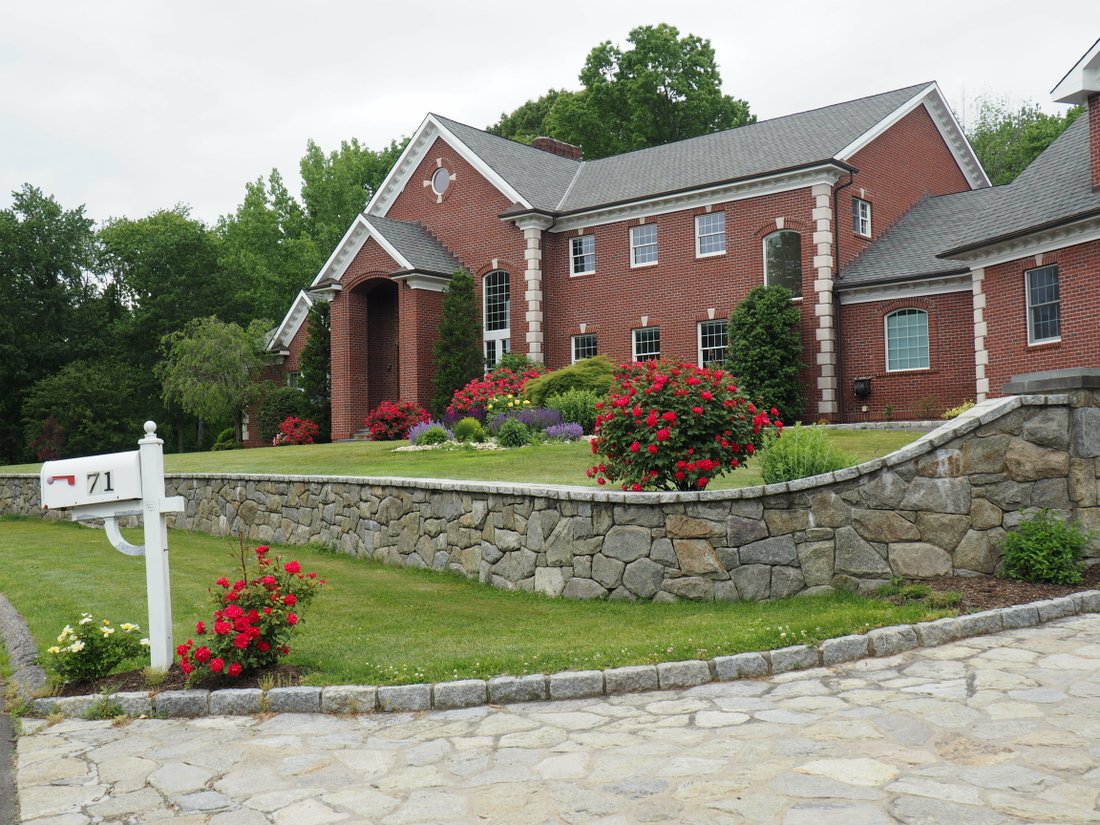 Magnificent Colonial In Orange, Connecticut, United States For Sale