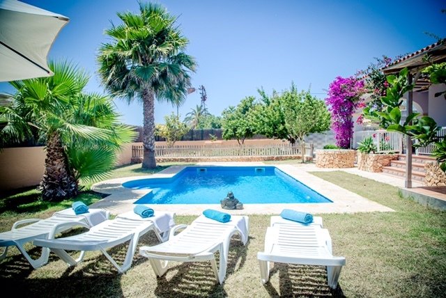Villa in Sant Jordi de ses Salines, Sant Josep de sa Talaia, Balearic Islands 1 - 12115841