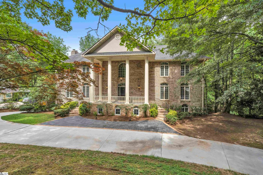 5 Bedrooms Single Family Detached In Greenville, South Carolina, United ...