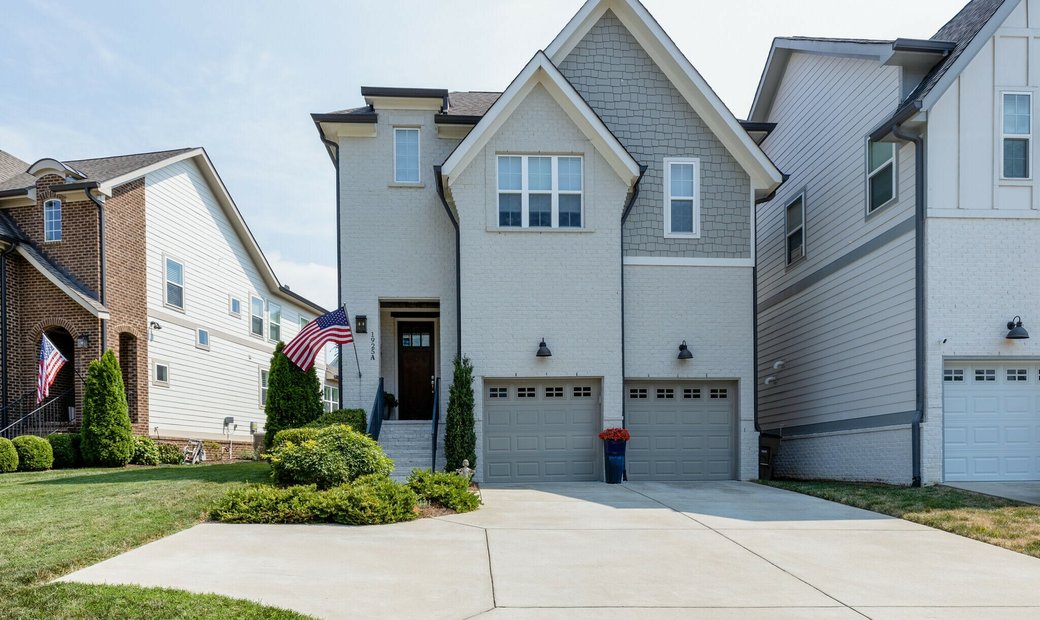 1925a Warfield Dr, In Forest Hills, Tennessee, Vereinigte Staaten Zu