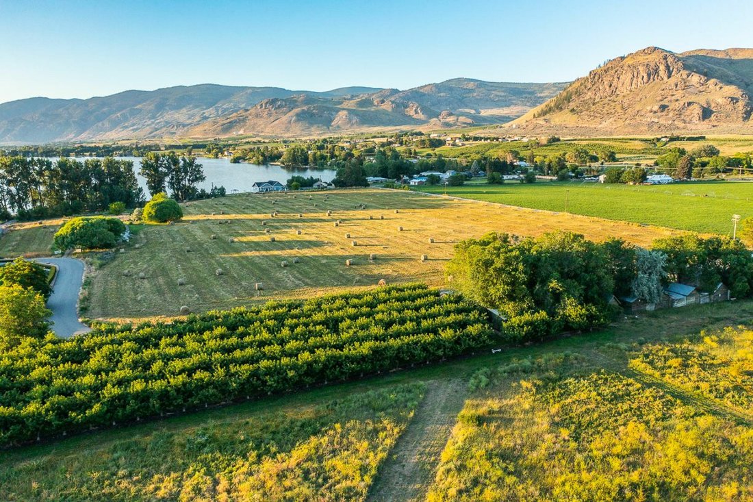 26 S Lake Loop Rd, Oroville, Wa 98844 In Oroville, Washington, United