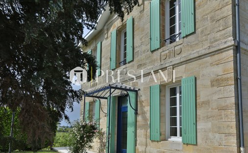 House in Neac, Nouvelle-Aquitaine, France 1