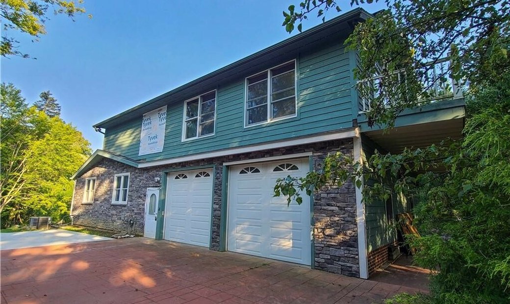 5 Bedrooms Single Family Detached In Novelty, Ohio, United States For