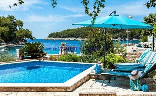 Villa in Gradski kotar Stari grad, Korcula, Dubrovnik-Neretva County 1