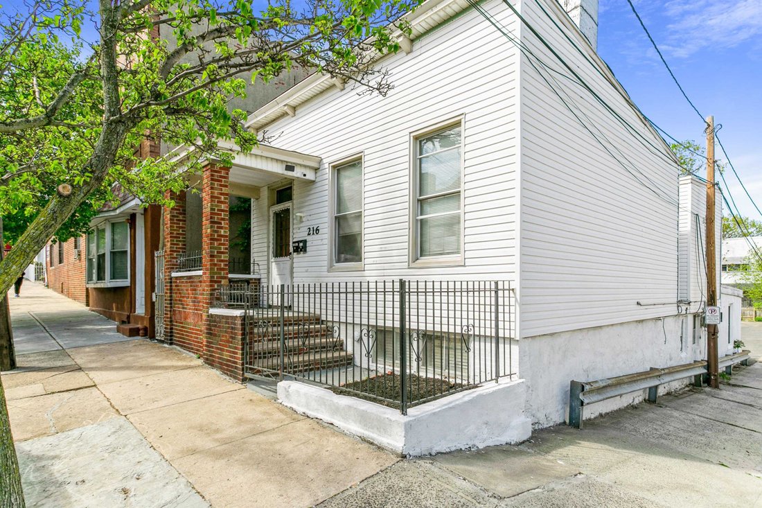 216 68 Th Street In Guttenberg, New Jersey, United States For Sale