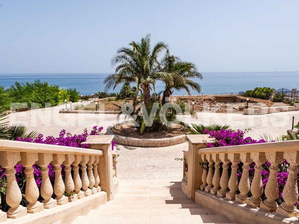 Majestic Waterfront Villa In Augusta, Sicilia, Italy For Sale (12122322)