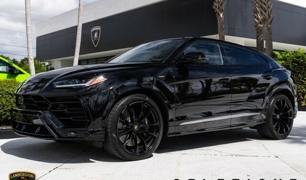 Lamborghini Urus (12117244)
