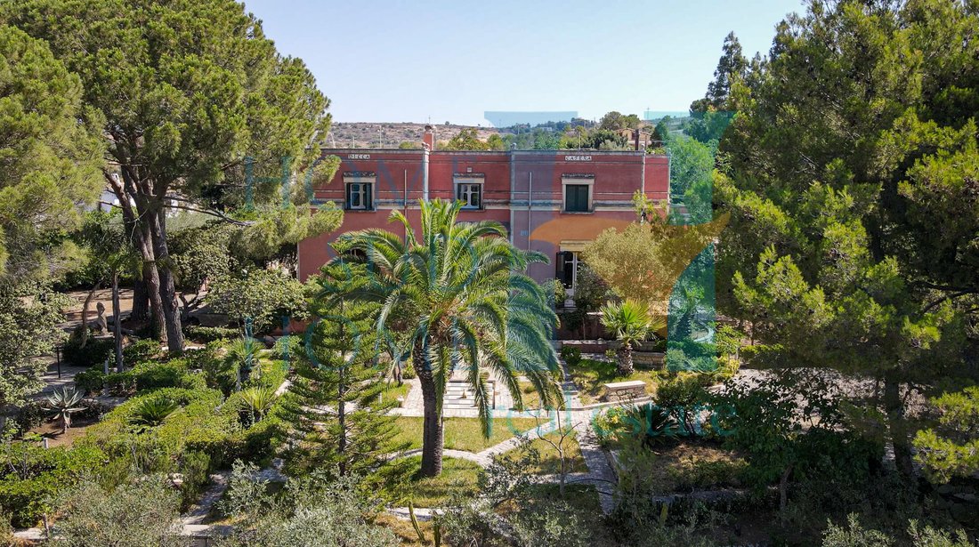 Villa in Center, Noto, Sicily 1 - 12125099
