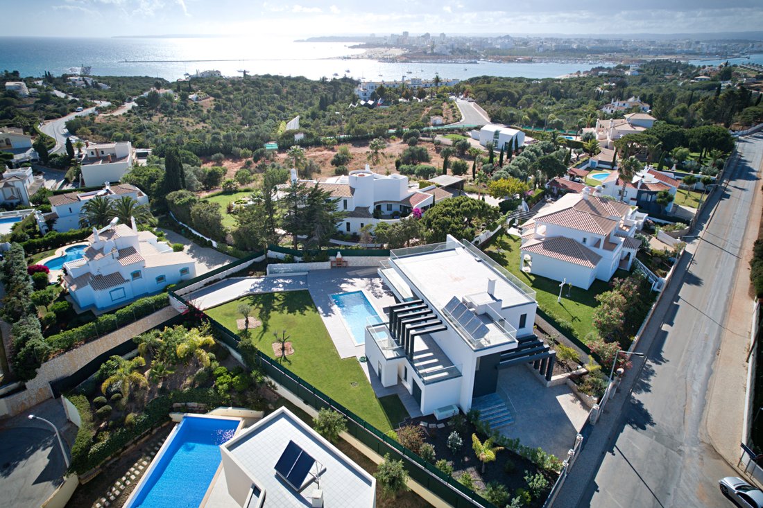 Fantastic Villa With Sea View Located In One Of In Ferragudo, Algarve