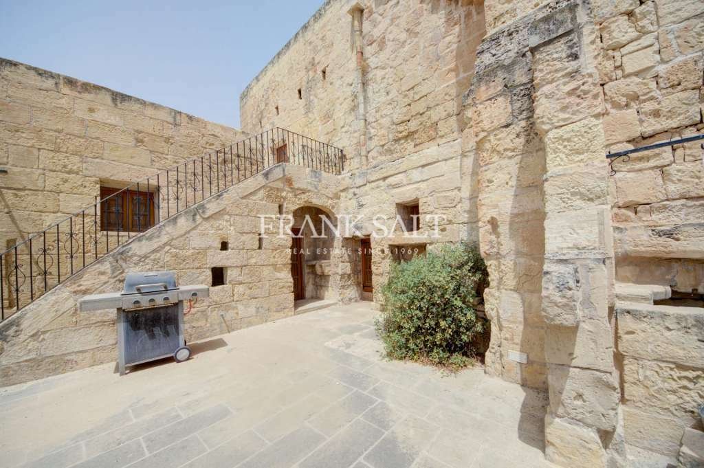 San Gwann, Converted Farmhouse In Saint Julian's, Malta For Sale (11529190)