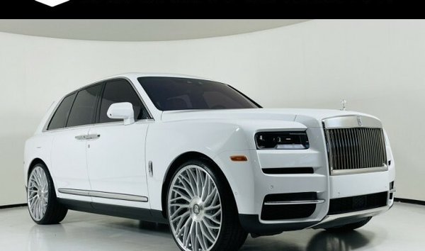Rolls-Royce Cullinan (12000982)