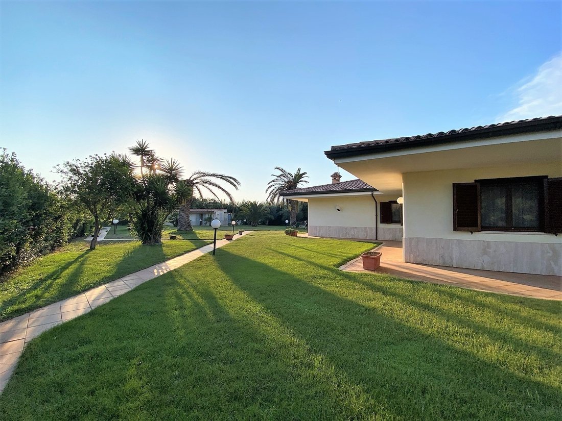 Sabaudia Villa Relax Oasi Del Lago In Sabaudia, Lazio, Italy For Sale