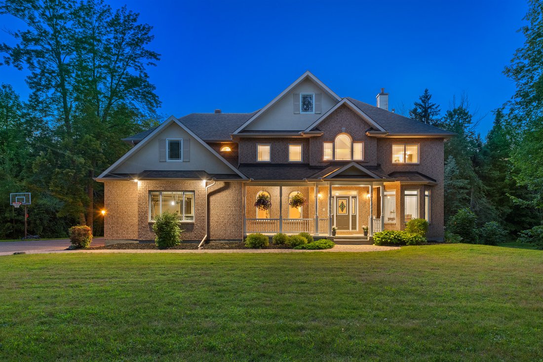 Sensation Home En 2.604 Acres En Ottawa, Ontario, Canadá En Venta (12128305)