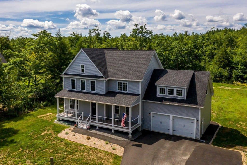 Single Family Detached Brentwood In Kensington, New Hampshire, United