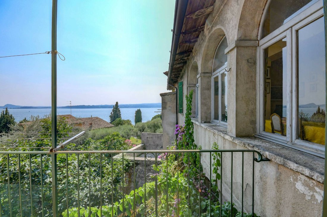 Country House in Gardone Riviera, Lombardy, Italy 1 - 12129536