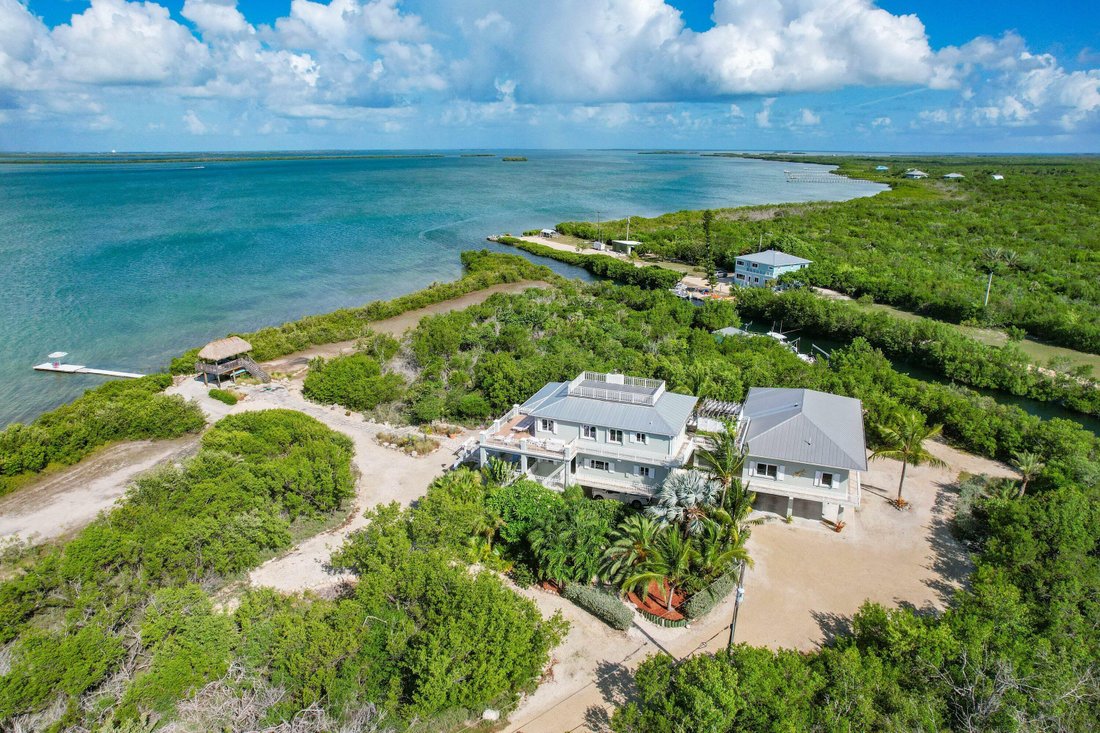 4 Bedrooms Single Family Detached In Big Pine Key, Florida, United