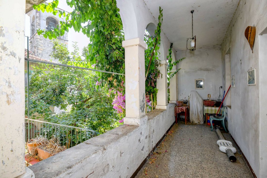 Country House in Gardone Riviera, Lombardy, Italy 5 - 12129536