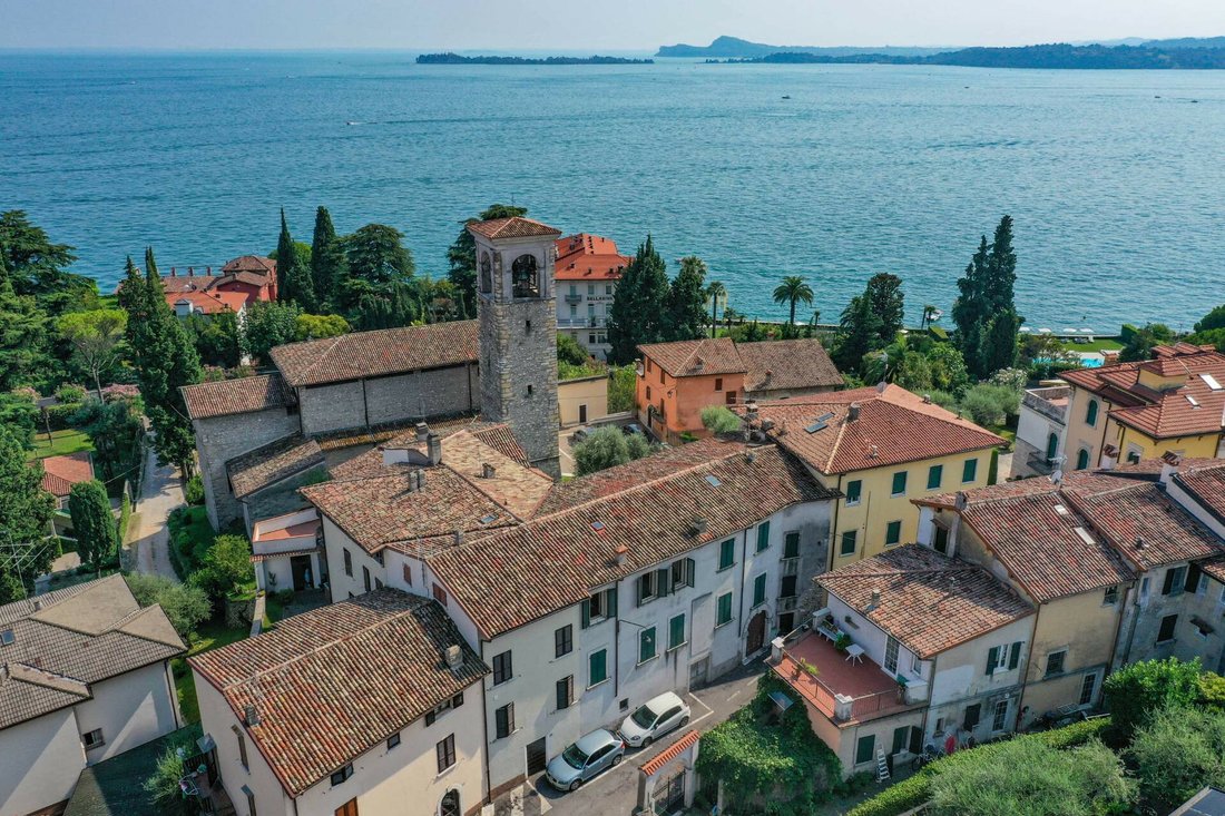 Country House in Gardone Riviera, Lombardy, Italy 2 - 12129536