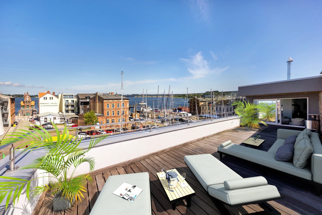 Live In The Moment! Exclusive In Stralsund, Mecklenburg Vorpommern