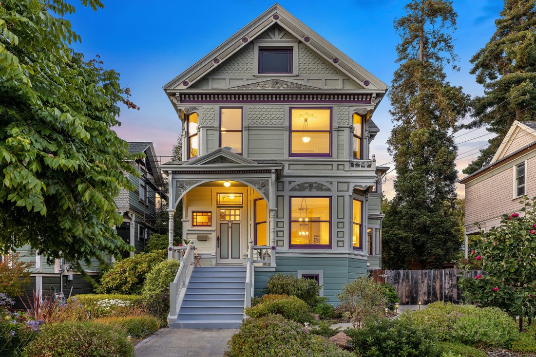 Enchanting Alameda Home With Expansive In Alameda, California, United