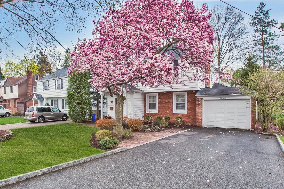 Location! Location! In Tenafly, New Jersey, United States For Sale