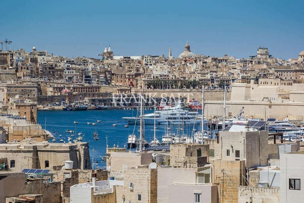 Cospicua, Finished Bed & Breakfast In Cospicua, Malta For Sale (11908793)