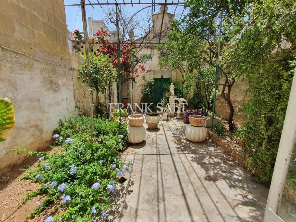 Paola, Unconverted Townhouse In Paola, Malta For Sale (12094161)