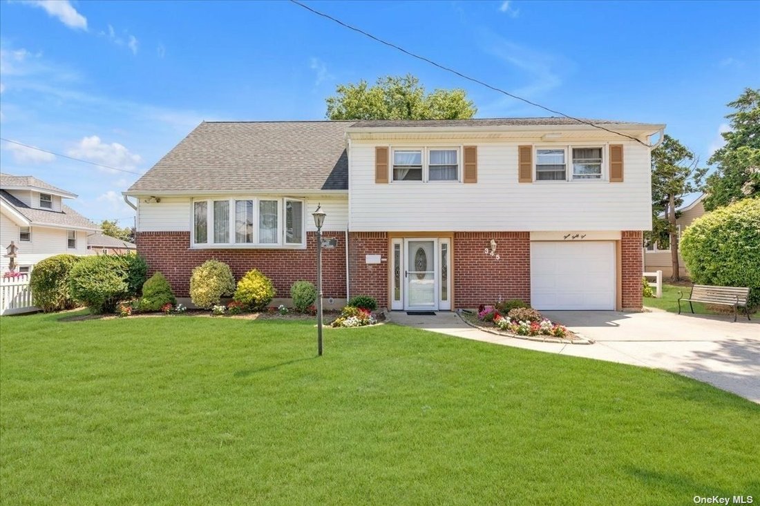 House Freeport In Freeport, New York, United States For Sale (12130203)