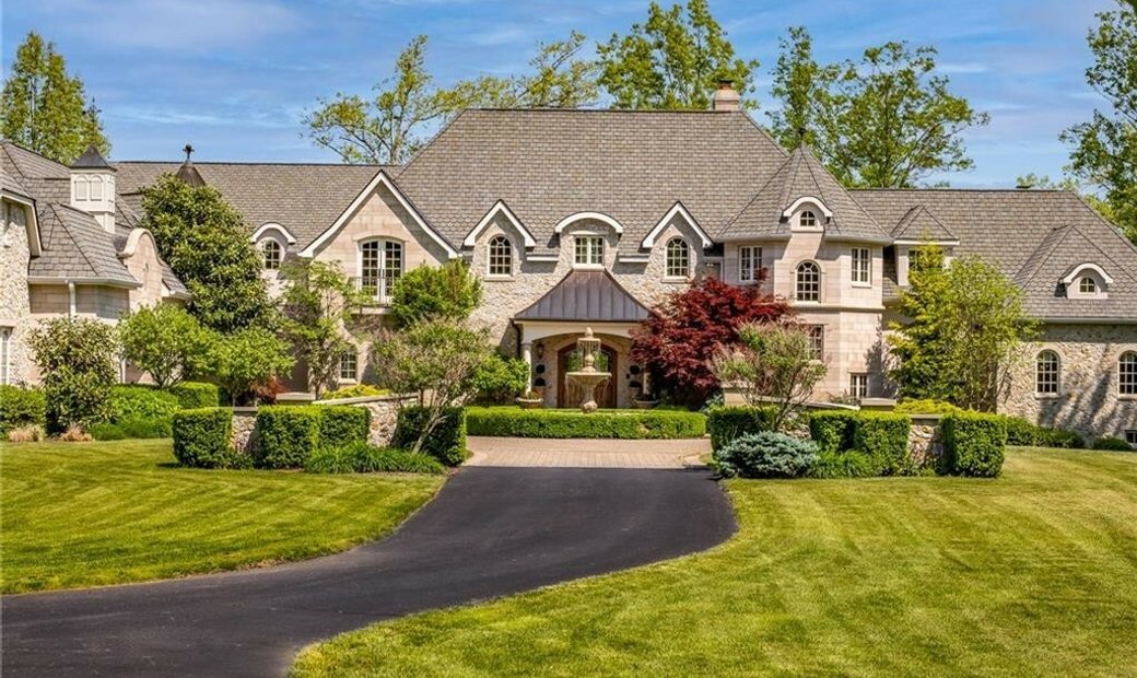 6 Bedrooms Single Family Detached In Batesville, Indiana, United States For Sale (11988904)