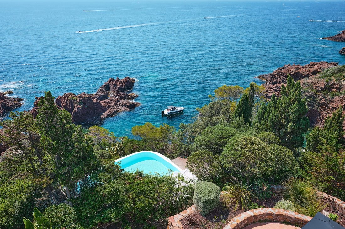 House in Théoule-sur-Mer, Provence-Alpes-Côte d'Azur, France 3 - 12137366