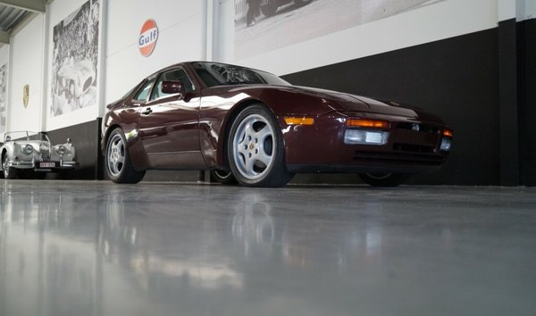 PORSCHE 944 Sportscar/Coupe 2drs (12137810)