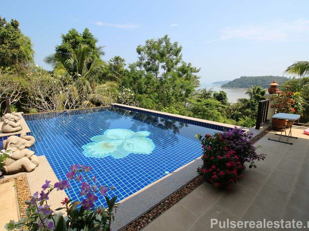 Villa in Pa Klok, Phuket, Thailand 1
