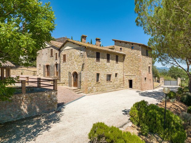 Country House in San Pietro, Umbria, Italy 1