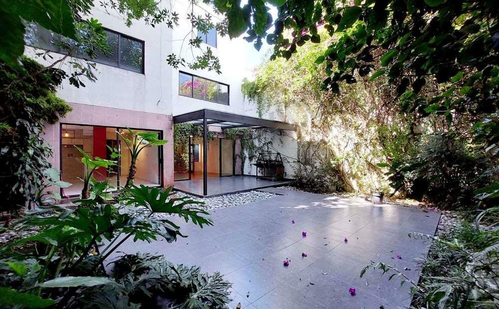 Luxury homes for sale in Colonia del Valle Centro, Mexico City, Mexico |  JamesEdition