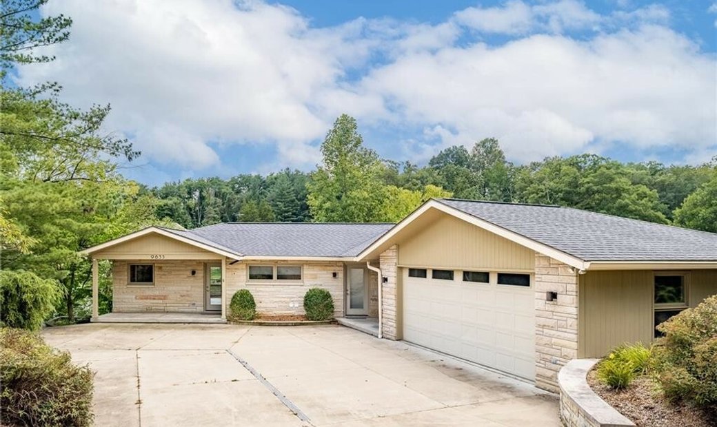 3 Bedrooms Single Family Detached En Columbus, Indiana, Estados Unidos