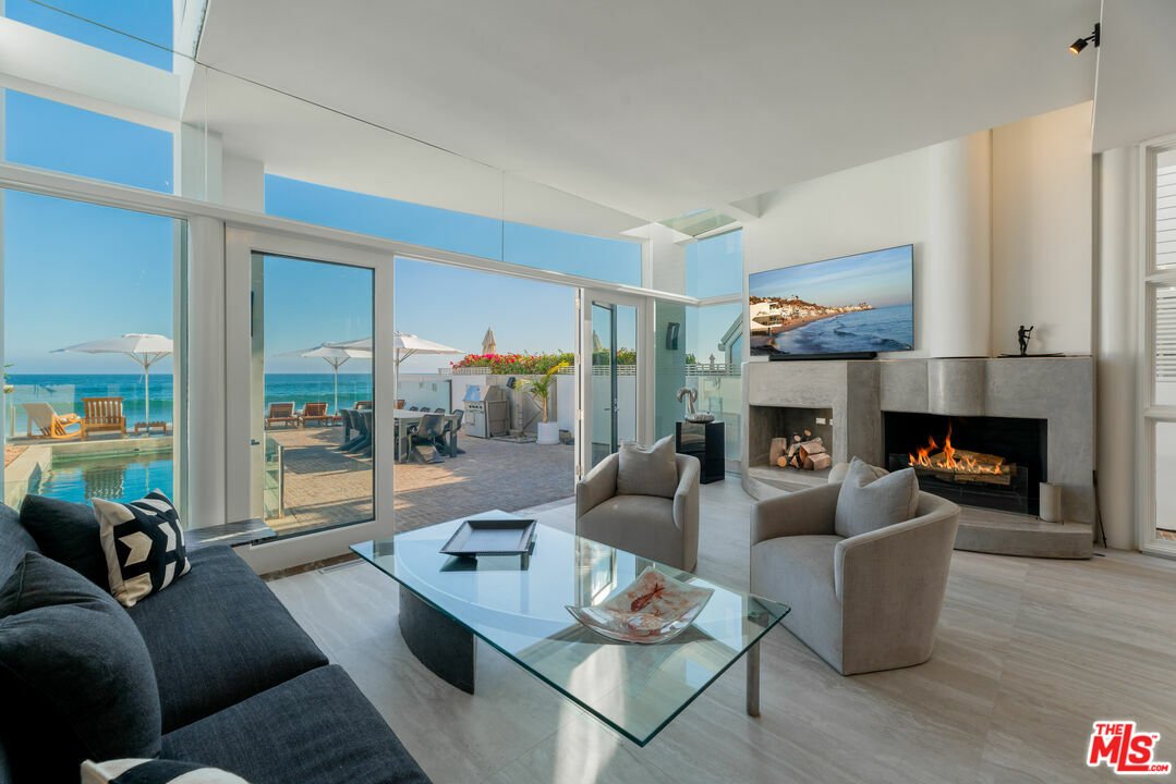 4 Bedrooms Single Family Detached In Malibu, California, United States ...