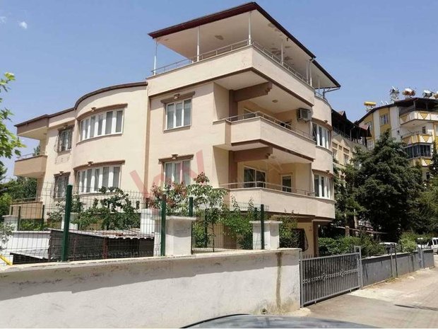 Luxury houses with garage for sale in Gaziantep, Turkey | JamesEdition