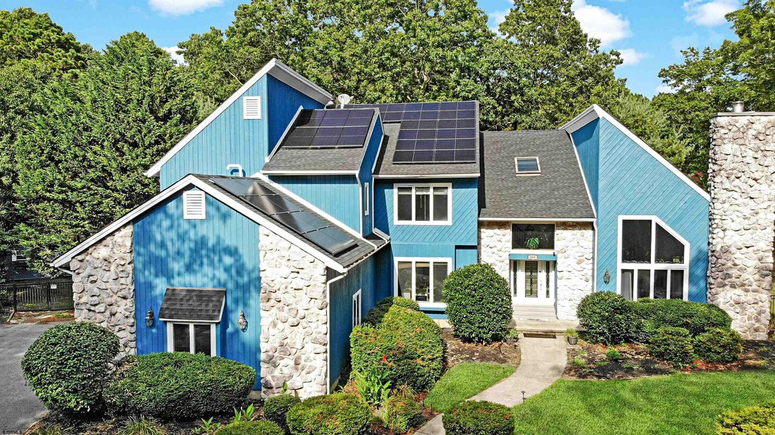 5 Bedrooms Single Family Detached In Galloway, New Jersey, United