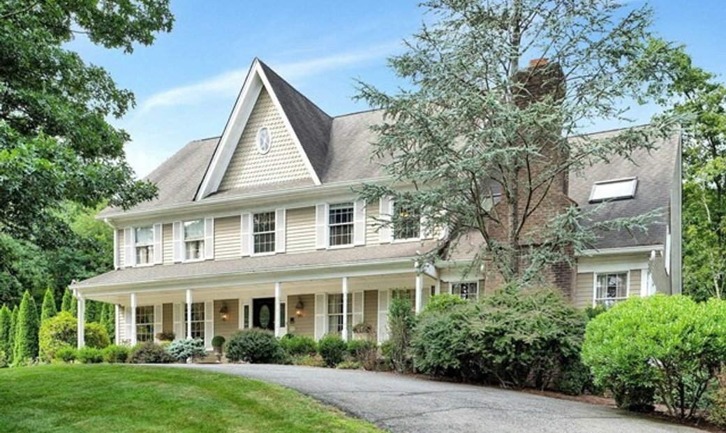 5 Bedrooms Single Family Detached In Wyckoff, New Jersey, United States ...