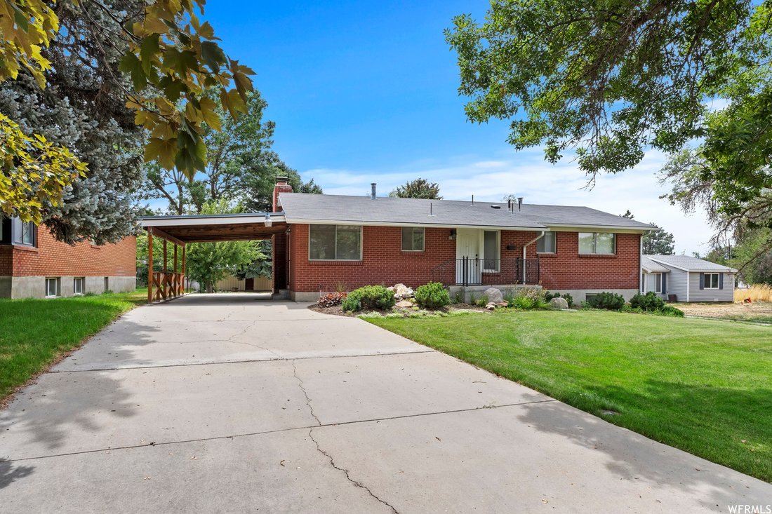 2244 E 6450, Cottonwood Heights, Ut In Cottonwood Heights, Utah, United