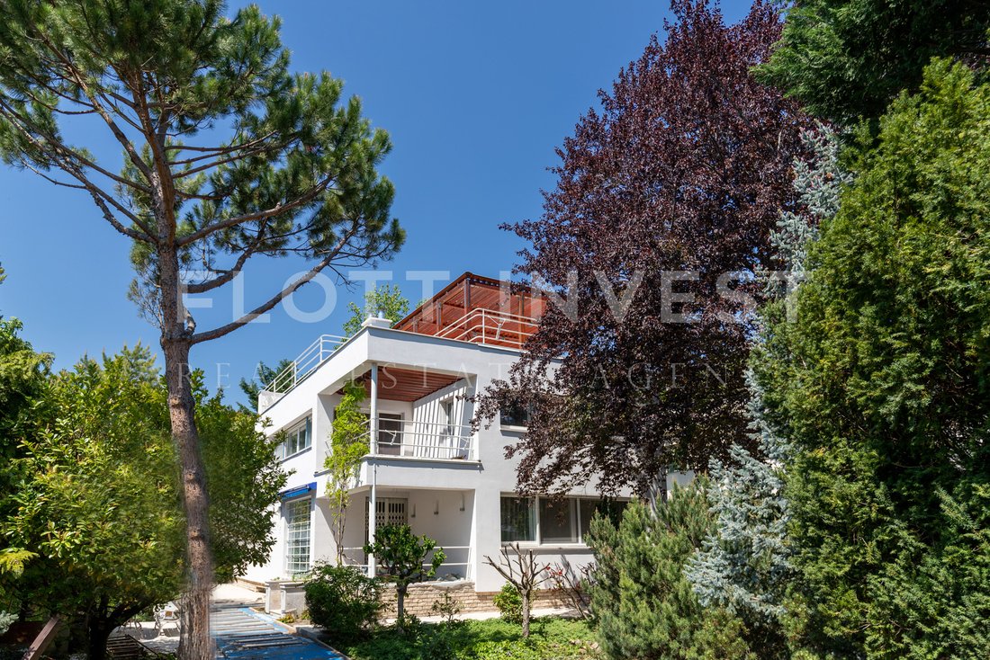 House For Sale In Budapest In Budapest, Hungary For Sale (12143912)