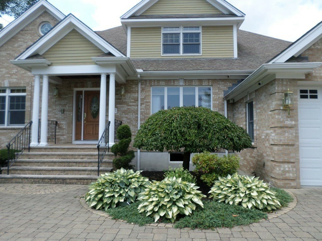 5 Bedrooms Single Family Detached In Saugus, Massachusetts, United