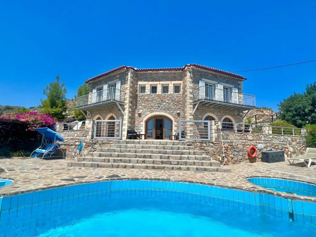 3 Bedroom Villa With Pool And Land In Elounda. Amazing Sea In Elounda