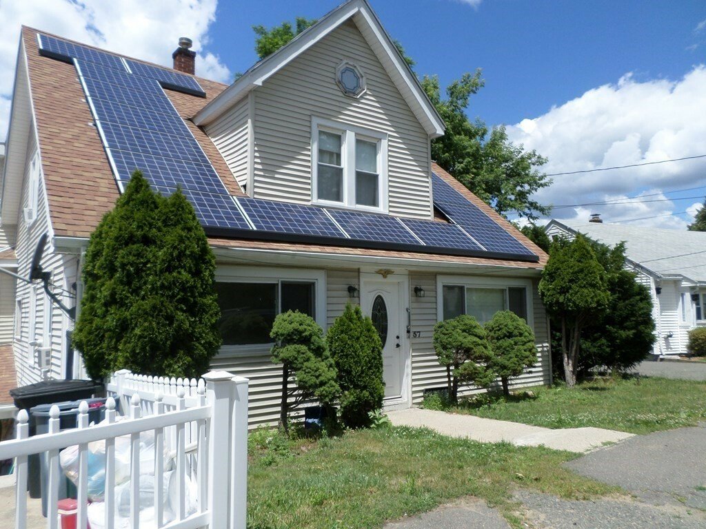 6 Bedrooms Single Family Detached In Saugus, Massachusetts, United