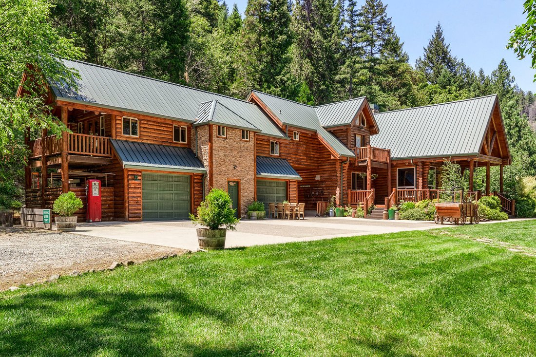 Exceptional Southern Oregon Riverfront In Grants Pass, Oregon, United