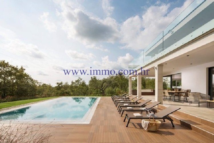 Villa in Višnjan, Istria County, Croatia 2 - 12144872