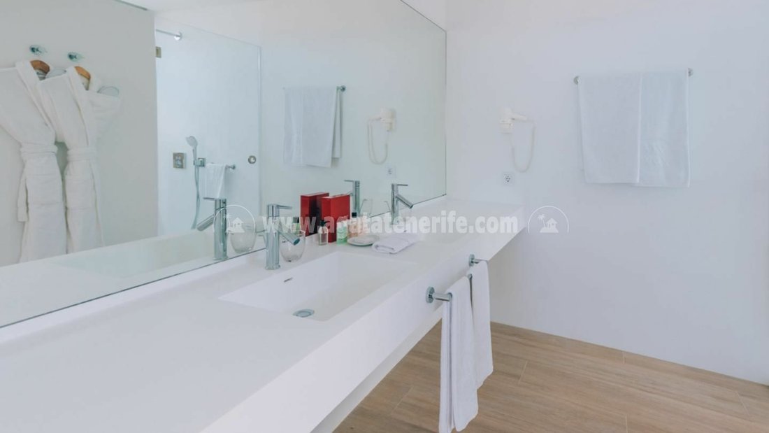 Villa in Guia de Isora, Canary Islands, Spain 2 - 12145563
