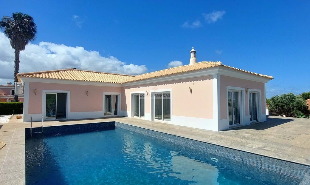 Luxury Villa T4 In Vale Da Lama ( Odiáxere) In Odiáxere, Algarve